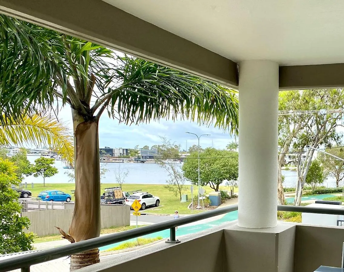 Excellsior Apartments Mooloolaba 4*,