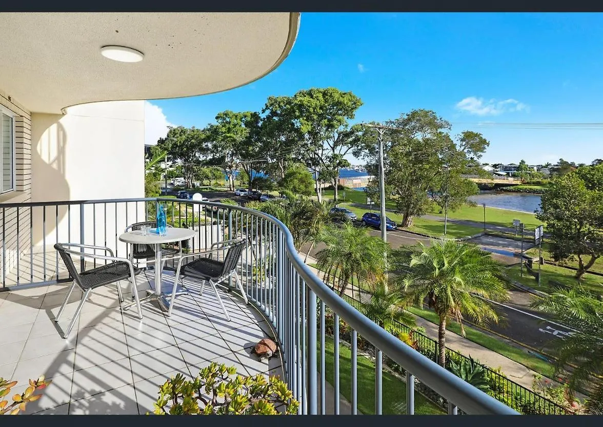 Excellsior Apartments Mooloolaba 4*,